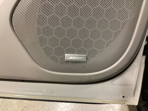 Used 2021 GMC Acadia SLT w/ Technology Package image 22