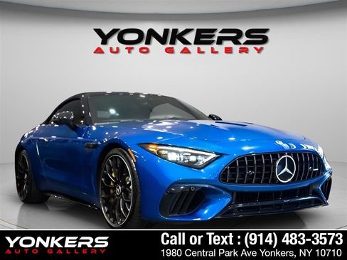 Used 2022 Mercedes-Benz SL 55 AMG 4MATIC w/ Driver Assistance Package image 17
