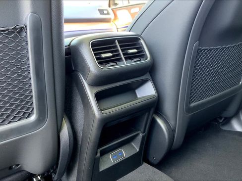 Certified 2025 Mercedes-Benz GLE 350 4MATIC image 11