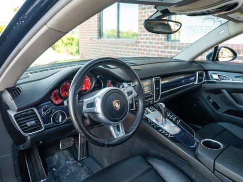 Used 2016 Porsche Panamera RWD image 16