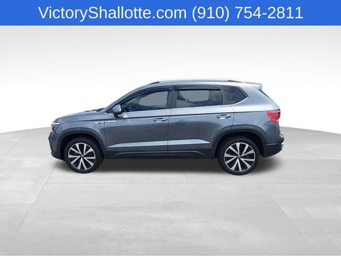 Used 2022 Volkswagen Taos SE FWD image 16