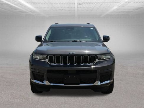 Used 2022 Jeep Grand Cherokee L Laredo w/ Luxury Tech Group I AWD/4WD image 2