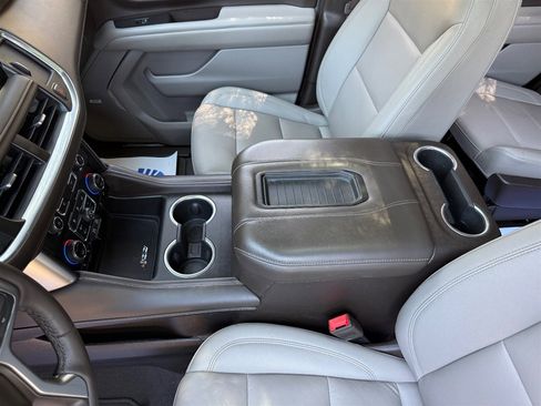 Used 2022 Chevrolet Tahoe Z71 w/ Luxury Package AWD/4WD image 45