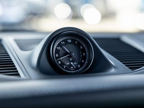 Used 2025 Porsche Macan image 44