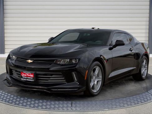 Used 2016 Chevrolet Camaro LT w/ Technology Package image 3