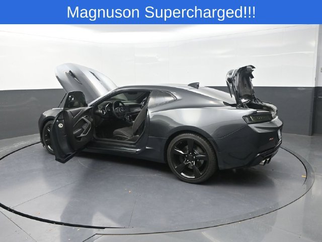 Used 2017 Chevrolet Camaro SS RWD image 41