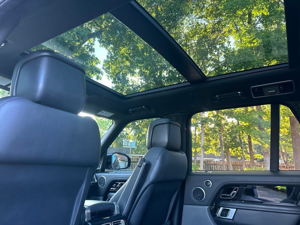 Used 2019 Land Rover Range Rover Supercharged AWD/4WD image 22