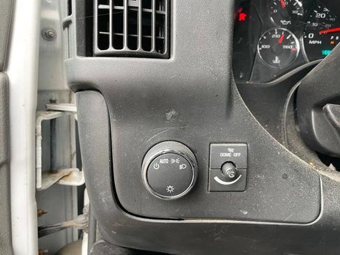 Used 2016 Chevrolet Express 2500 image 30