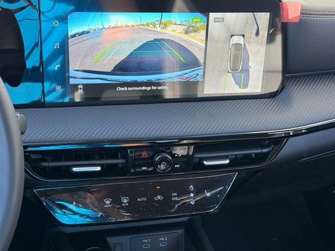 New 2026 Nissan Kicks SR w/ Cold Weather Package FWD image 19