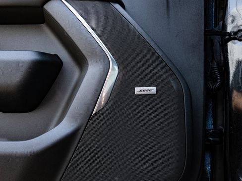 Used 2025 Chevrolet Suburban Z71 w/ Comfort Package image 29