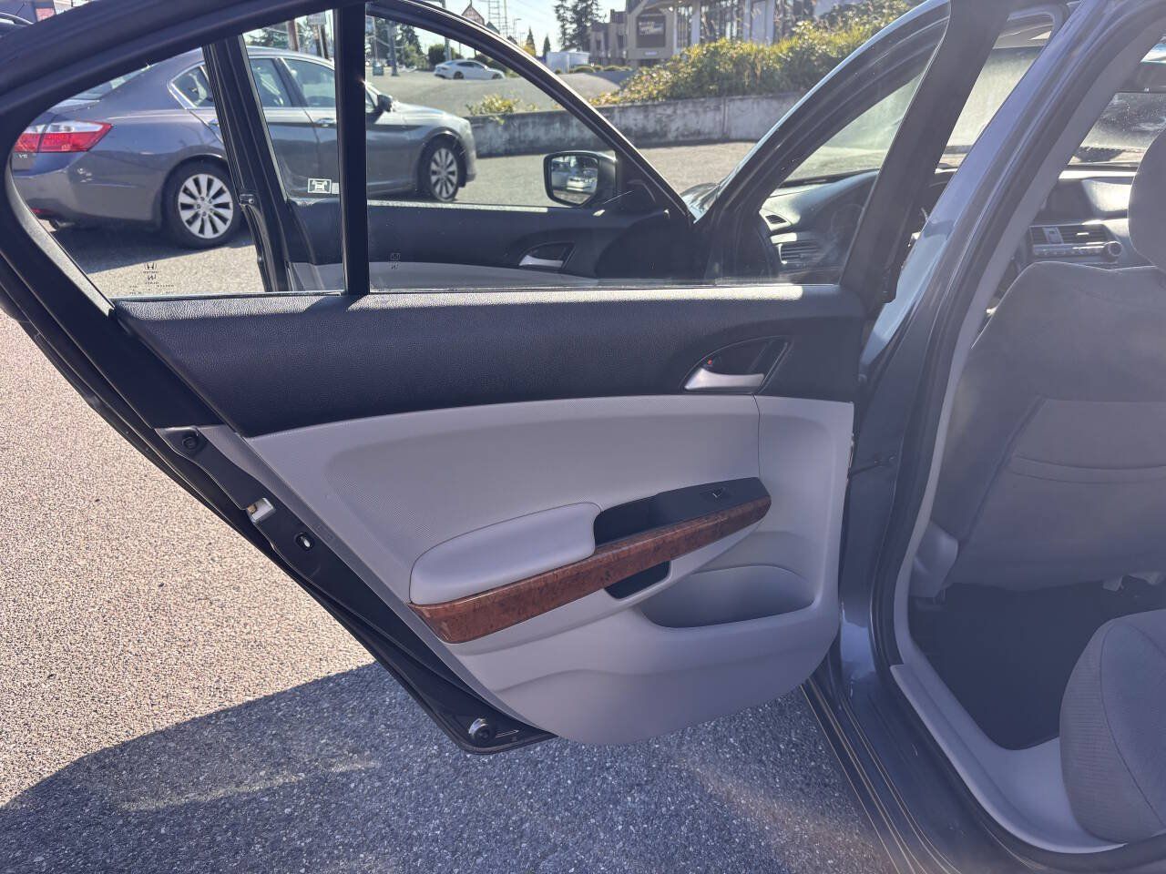 Used 2012 Honda Accord EX image 19