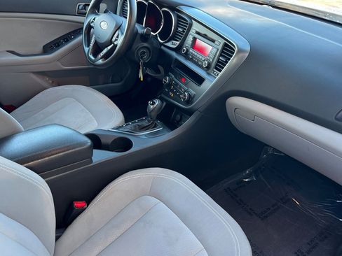 Used 2011 Kia Optima LX w/ Convenience Pkg image 15