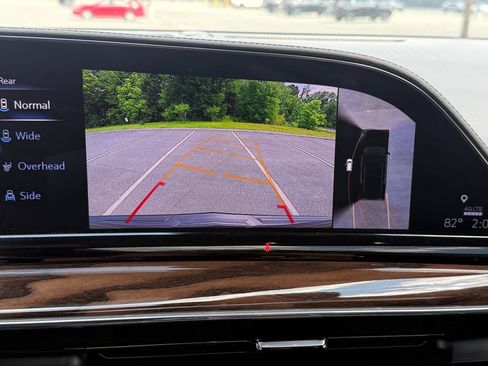 Used 2023 Cadillac Escalade ESV Sport Platinum w/ LPO, ONYX Package AWD/4WD image 16