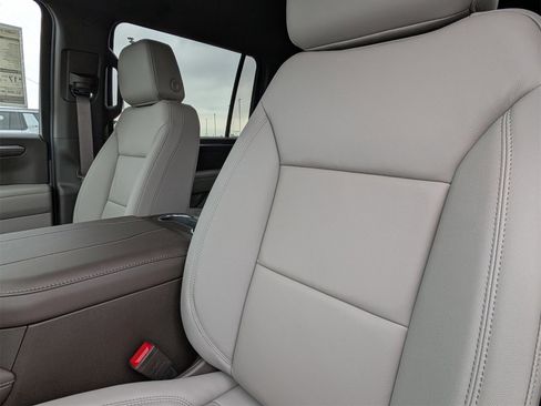 New 2026 Chevrolet Suburban LT w/ Comfort Package image 16