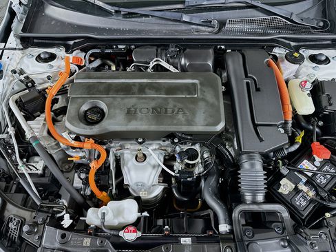 Used 2025 Honda Civic Sport image 32