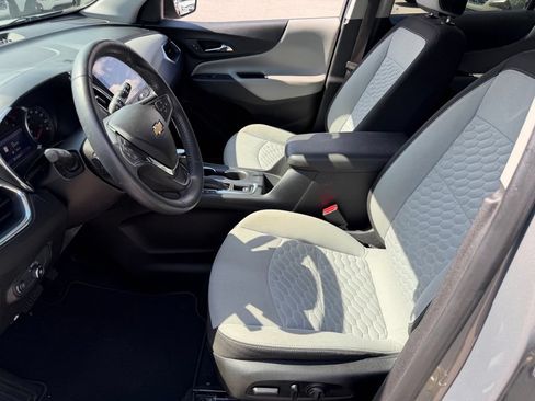 Used 2019 Chevrolet Equinox LT w/ Sun & Navigation Package AWD/4WD image 22