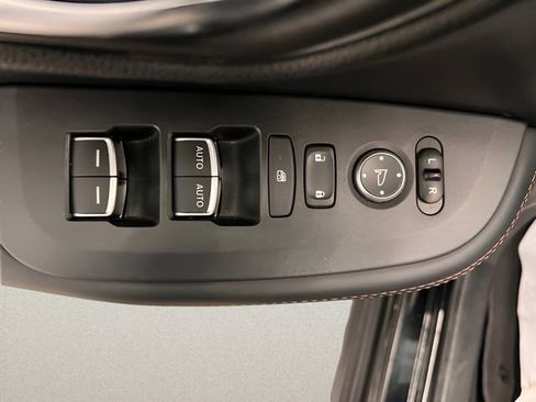 Used 2025 Honda HR-V Sport image 16