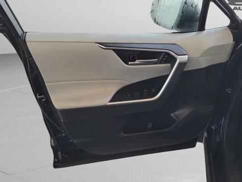 Used 2023 Toyota RAV4 XLE Premium image 27