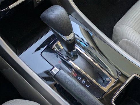 Used 2016 Honda Accord LX image 12