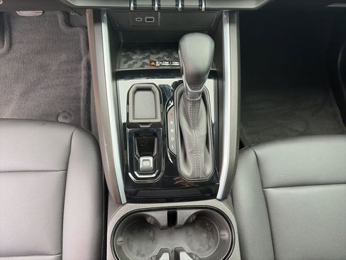 Used 2024 Chevrolet Colorado LT w/ LT Convenience Package III image 20