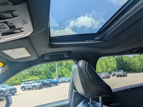 Used 2022 Toyota Highlander XSE AWD/4WD image 33