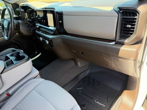 Used 2022 GMC Sierra 1500 SLE RWD image 11