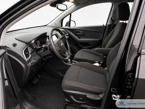 Used 2019 Chevrolet Trax LS w/ Tint and Cruise Package AWD/4WD image 7