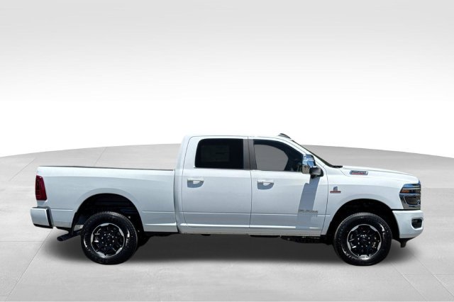 Used 2025 RAM 2500 Laramie AWD/4WD image 3