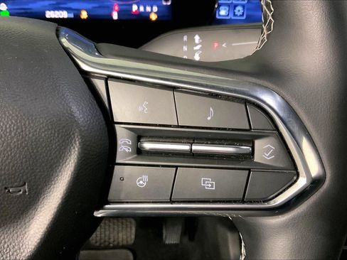 Used 2025 Chevrolet Equinox EV LT w/ Convenience Package image 19