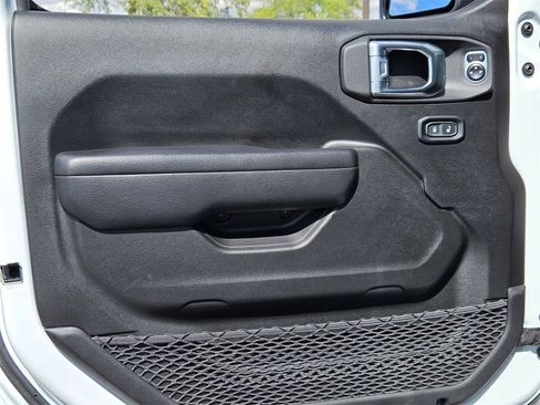 Used 2024 Jeep Gladiator Rubicon image 11