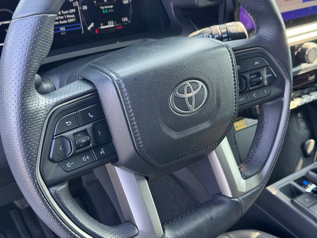 Used 2025 Toyota 4Runner TRD Off-Road Premium AWD/4WD image 17