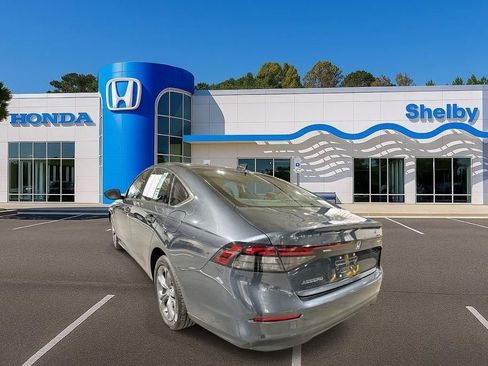 Used 2023 Honda Accord EX image 5