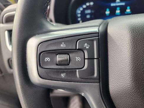 Used 2024 Chevrolet Suburban LT image 30