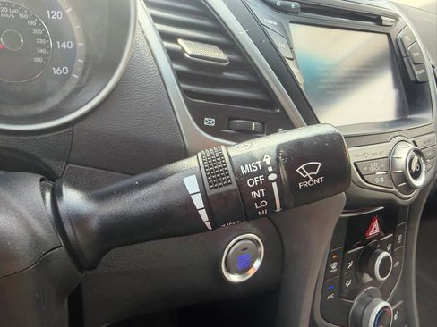 Used 2014 Hyundai Elantra w/ Option Group 2 FWD image 17