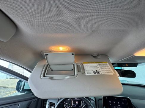 Used 2025 Nissan Rogue SV FWD image 35