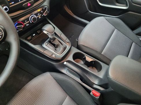 Used 2025 Kia Soul LX w/ LX Technology Package image 26