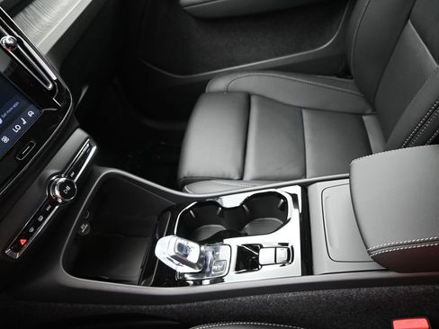 New 2026 Volvo XC40 B5 Plus w/ Protection Package Premier image 16