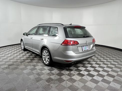 Used 2016 Volkswagen Golf S image 3