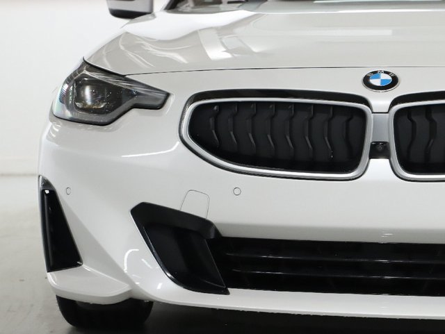 Used 2025 BMW 230i xDrive Coupe w/ Premium Package AWD/4WD image 7