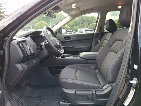 Certified 2024 Nissan Pathfinder S image 13