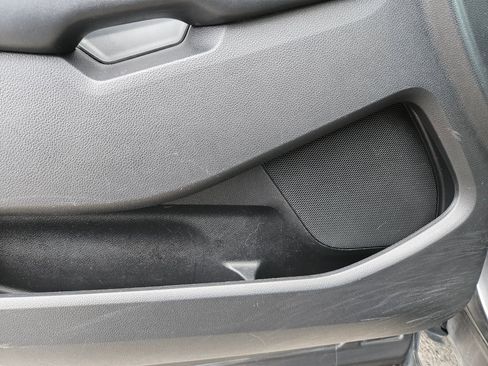 Used 2018 Ford Explorer Platinum image 16