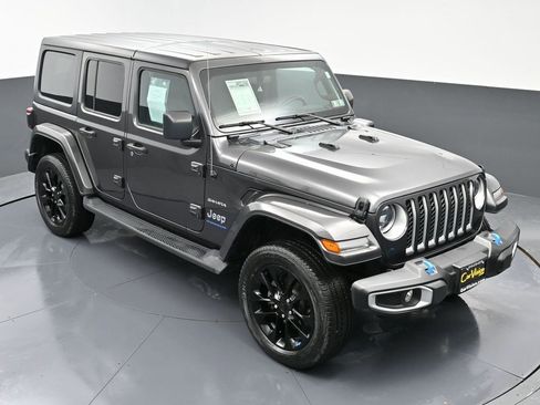 Used 2023 Jeep Wrangler Unlimited Sahara w/ Cold Weather Group image 44