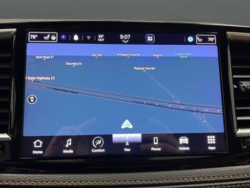 Used 2023 Chrysler Pacifica Pinnacle FWD image 15