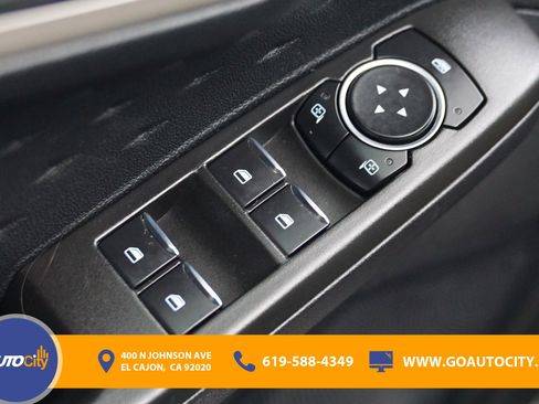 Used 2020 Ford Escape SE FWD image 18