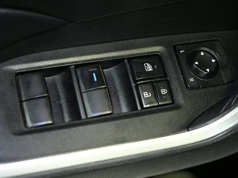 Used 2022 Toyota RAV4 LE image 38