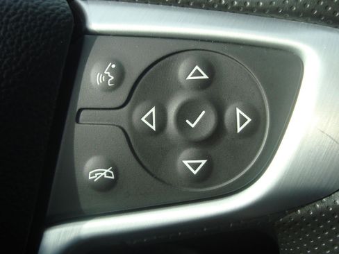 Used 2023 GMC Acadia SLE w/ Driver Convenience Package image 12