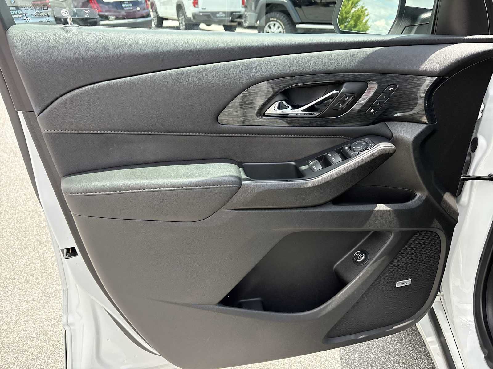 Used 2022 Chevrolet Traverse High Country FWD image 23