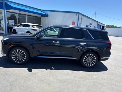 Used 2024 Hyundai Palisade Calligraphy AWD/4WD image 2