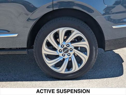 Used 2024 Lincoln Navigator Reserve AWD/4WD image 9