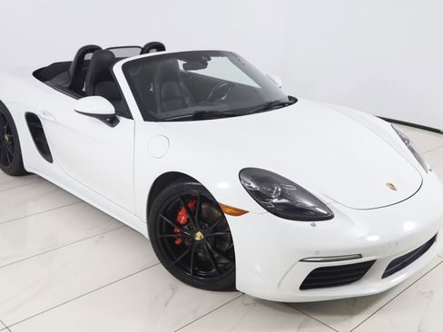 Used 2017 Porsche 718 Boxster S RWD image 22